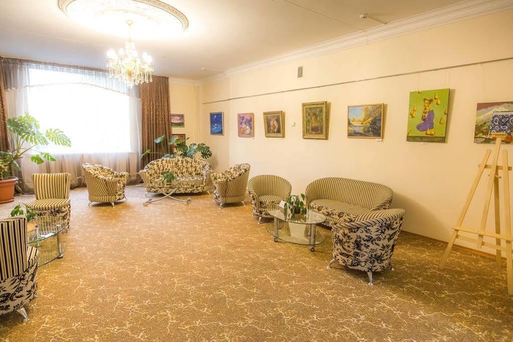 Grand Kavkaz Hotel Nalcsik Kültér fotó