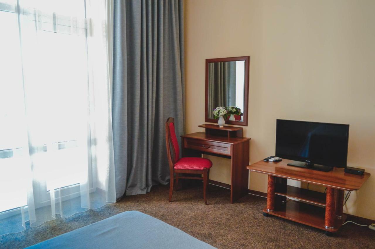 Grand Kavkaz Hotel Nalcsik Kültér fotó